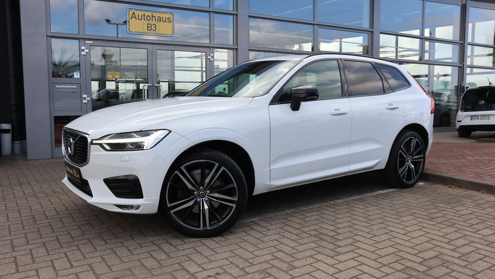 Volvo XC60 XC60 R Design AWD-LED-ACC-Kamera-Leder-Automatik